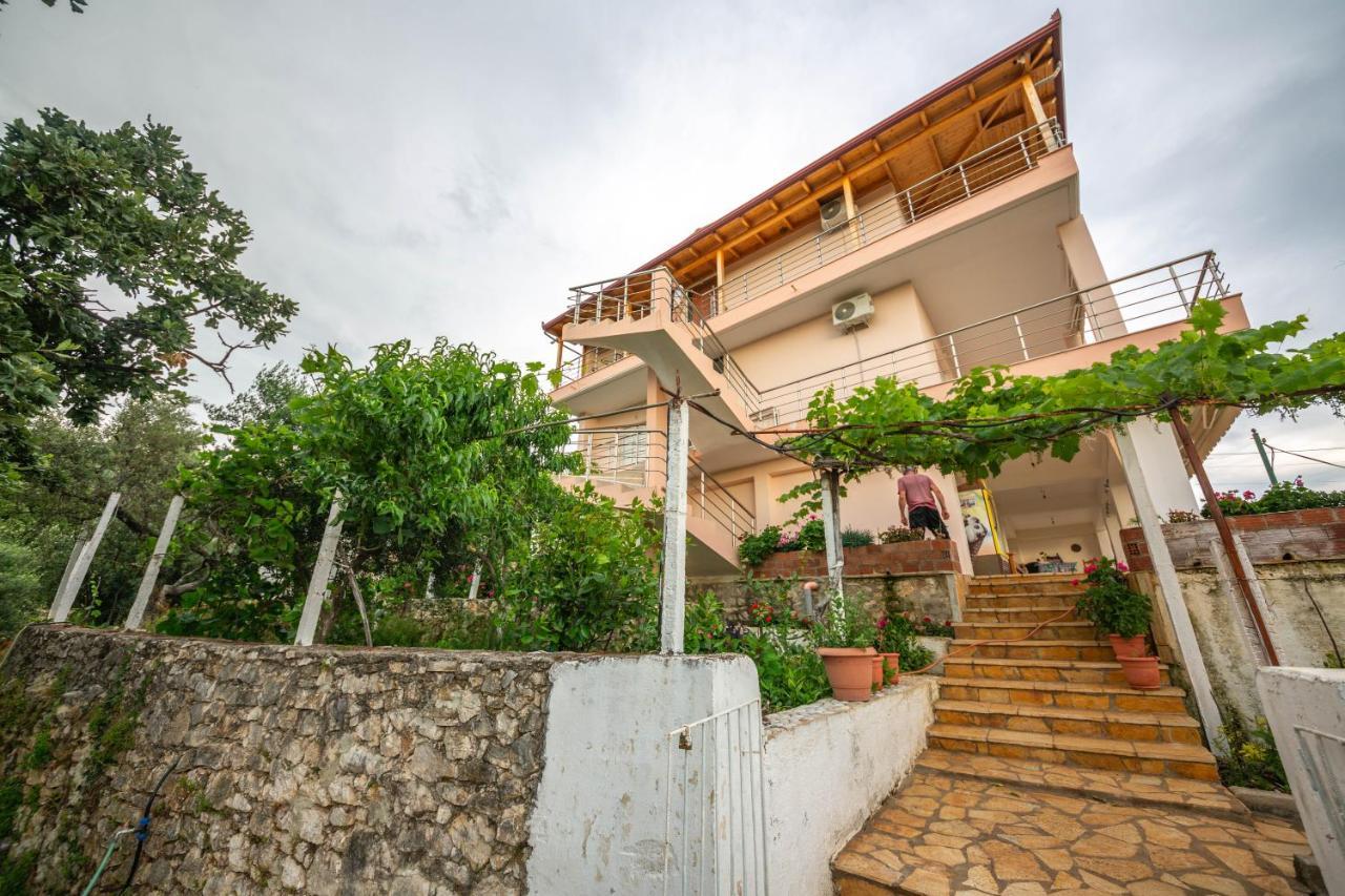 Villa Rondo Himare Exterior photo